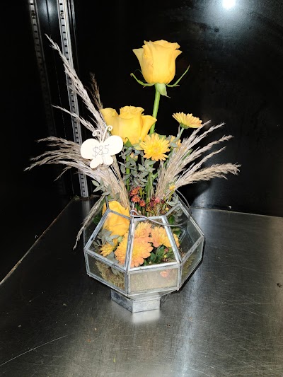 Lazy Acres Decor & Floral DELIVERY AVAILABLE