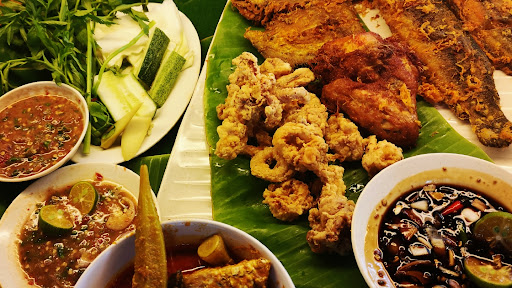 Man Bai Ikan Bakar