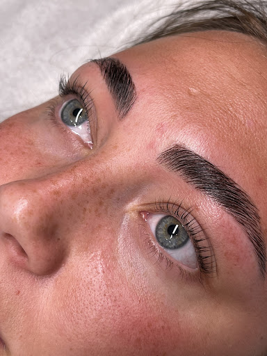 La Lash Moss | vippeextensions, brynslaminering, vippeløft og bryn i Moss