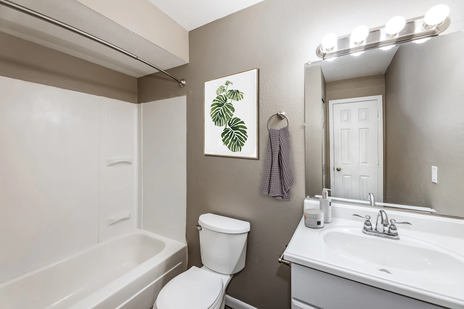Orchard Farms Apartments