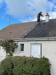 Photo n°15 de Ravalement façade Demoussage toiture Orléans à Ingré (Peintre en bâtiment)