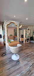 Photo n°4 de Salon de coiffure Jennif'hair à Ézy-sur-Eure (Salon de coiffure)