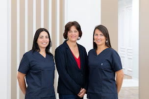 Photo n°3 de Docteur Marie CLEMENT - Esthétique du Sourire - Facettes Dentaires à Lyon (Dentiste cosmétique)