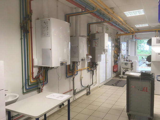 Plombier EMR - Installation, entretien, dépannage pompe à chaleur, chaudière et climatisation La Rochelle en France