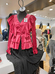 Photo n°10 de Les Envahisseurs à Thiais (Magasin de vêtements pour femmes)