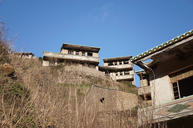 荒村绿屋
