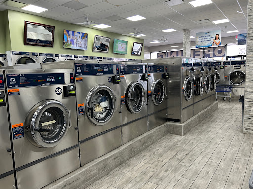 SuperSudz Laundromat | Bay Shore - Thumbnail