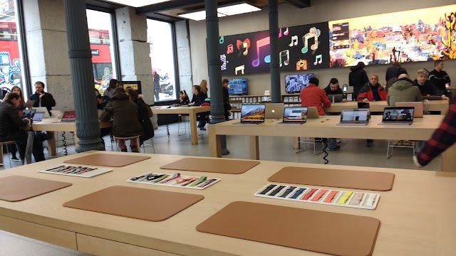 Apple Puerta del Sol