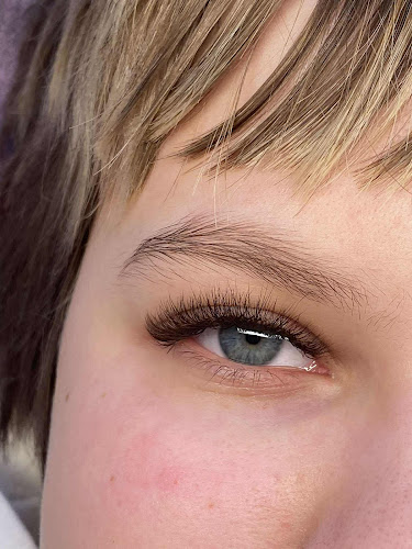Lux Lash Nati Wimpernverlängerung Wiesbaden