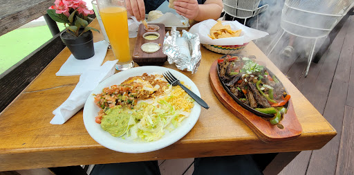 Los Panchos Tacos & Cantina Gallery - Mexico
