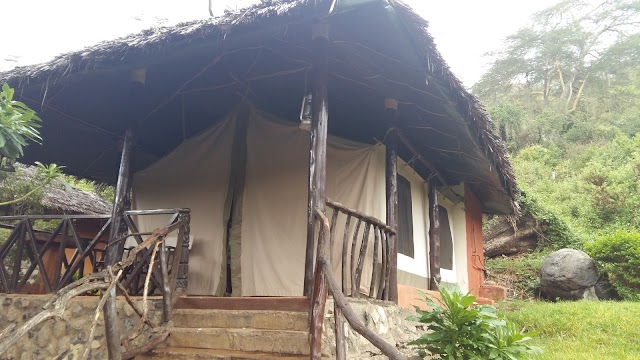 Crater Lake Tented Camp