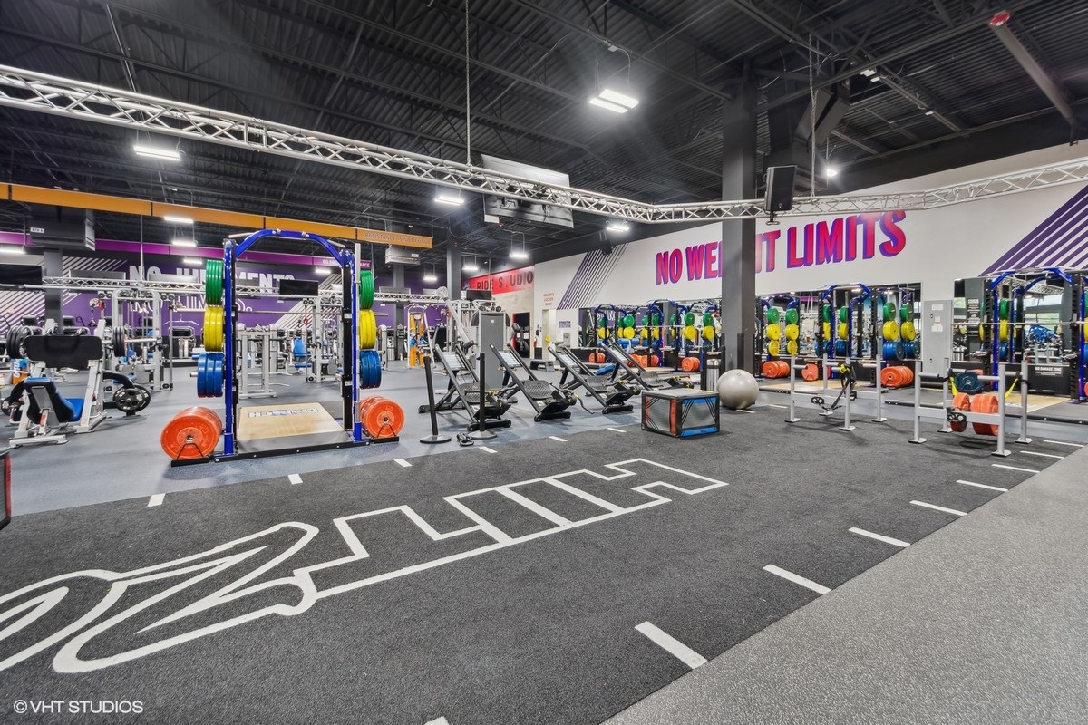 Crunch Fitness photo 2