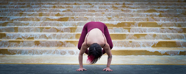 http://www.yogachewvalley.co.uk/