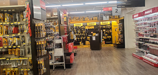 Strasser Hardware - Visual
