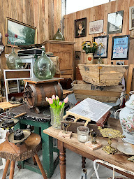 Photo n°19 de La p'tite brocante de St Jean : brocante et débarras de maison à Saint-Jean-le-Centenier (Service de débarras de maison)