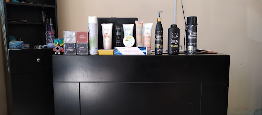 OWL'S BARBER SHOP & SALÓN - Thumbnail
