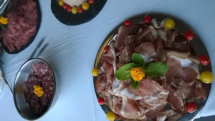 Photo n°5 de Ô Plaisir de Tous à Tournecoupe (Buffet de mariage)