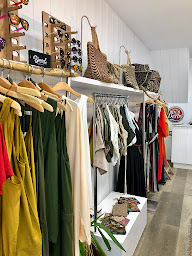 Photo n°19 de BOUTIQUES WEEK END à La Baule-Escoublac (Magasin de vêtements pour femmes)