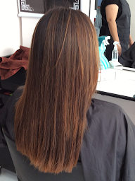 Photo n°19 de TIbet coiffure esthétique à Paris (Salon de coiffure)