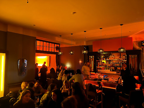 Honey Lou Bar by null