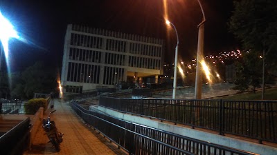 Photos of Parque Biblioteca Doce de Octubre
