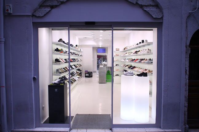 OZ Sneaker Lab