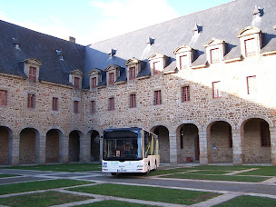 Photo n°2 de Gare routière / Maison des Mobilités à Fougères (Compagnie d'autobus)