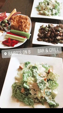 Baird's On B Bar & Grill by null