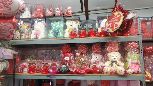 Ruby's Flowers Gallery - United States