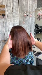 Photo n°20 de le Salon de Laura à Cugnaux (Salon de coiffure)