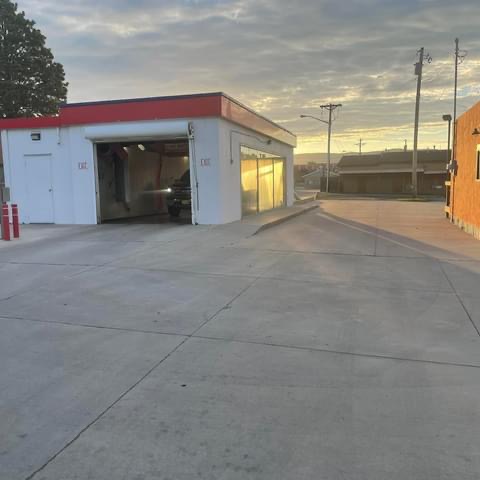 Hometown Automatic Carwash - Thumbnail