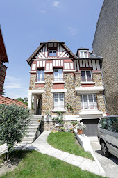 Photo n°2 de La Défense Côté Jardin, Chambres d'hôtes à La Garenne Colombes. B&B de charme avec parking. à La Garenne-Colombes (Chambre d'hôtes)