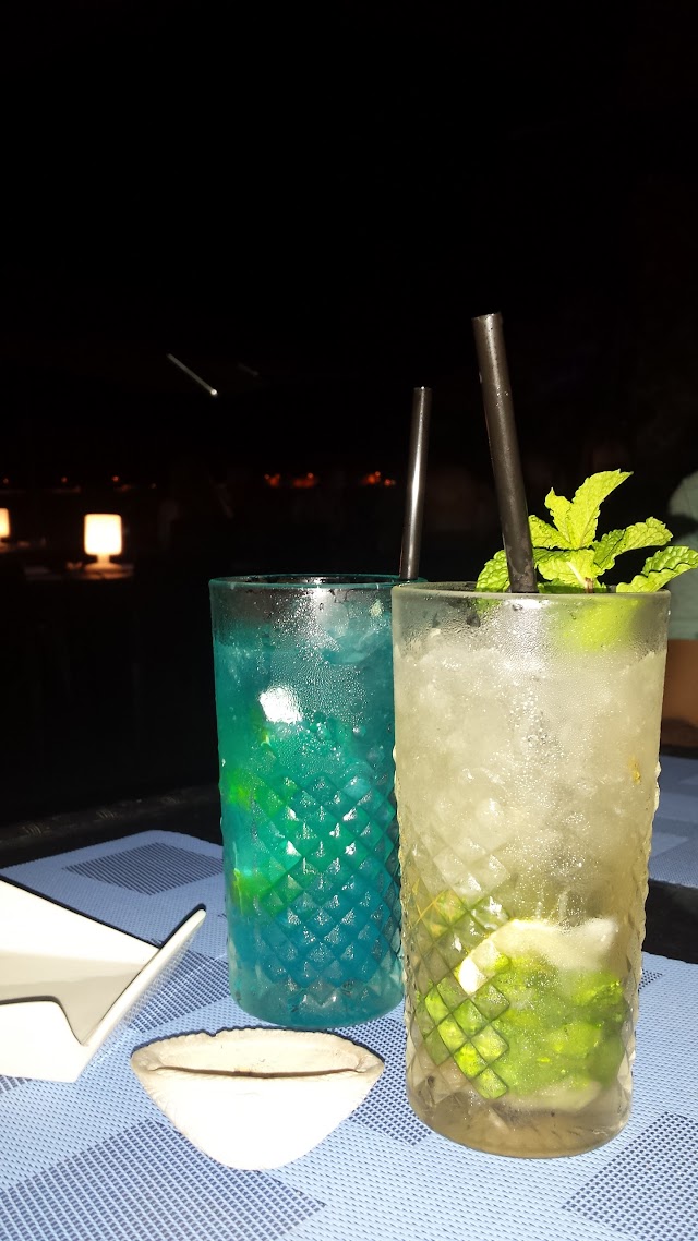 Blue - Rooftop Aperitif
