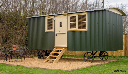 Fourwinds Leisure B&B, Shepherds Huts, Log Cabin,Campsite, SUP, Canoe Hire