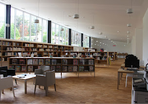 Photo n°9 de Médiathèque de Saint-Vallier-de-Thiey à Saint-Vallier-de-Thiey (Bibliothèque municipale)