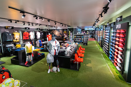 11teamsports Store Leibnitz Rudolf-Hans-Bartsch-Gasse 4-6, 8430 Leibnitz, Österreich