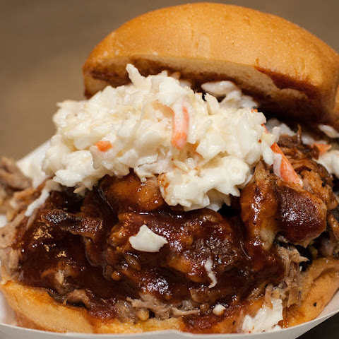 Rooster's BBQ Deli by null