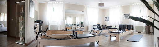 Studio Postural Pilates Logo