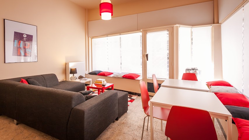 Mons Dragon House by null