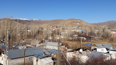 Photos of Y&uuml;ksel Market