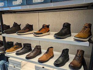 Photo n°11 de Geox à Villefontaine (Magasin de vêtements pour femmes)