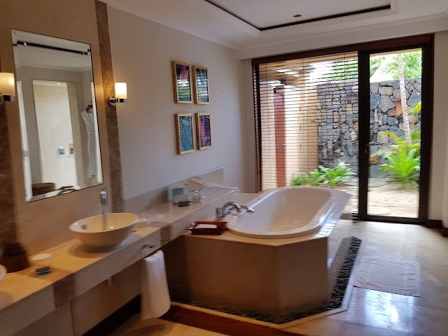 Maradiva Villas Resort & Spa