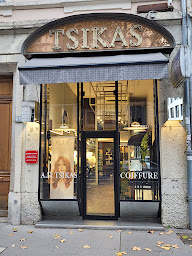Photo n°1 de Tsikas coiffure à Lyon (Salon de coiffure)