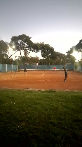 Opiniones de Club Salto Grande en Salto - Campo de fútbol