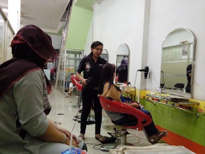 Photos of Salon Mahkota