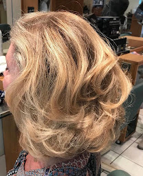 Photo n°9 de Marie Lombardi Haute Coiffure | Versailles à Versailles (Salon de coiffure)