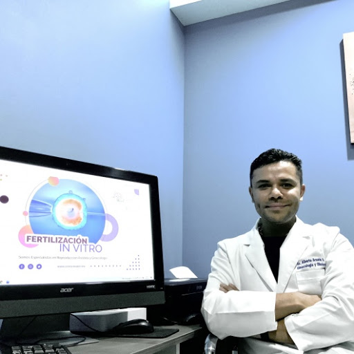 Dr. Alberto Arzate Rogel, Ginecólogo - Thumbnail