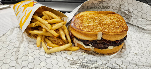 Hardee's - Visual