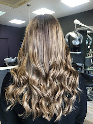 Photo n°18 de Instinc'tif Coiffure à Simiane-Collongue (Salon de coiffure)