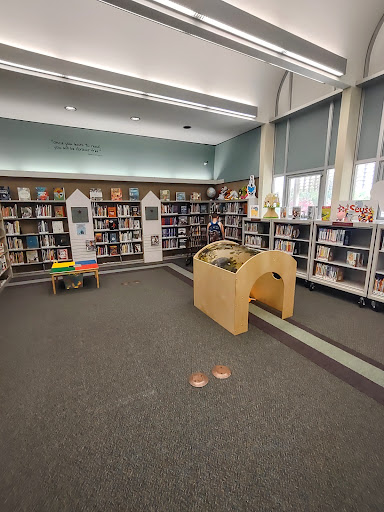 Hoyt Public Library